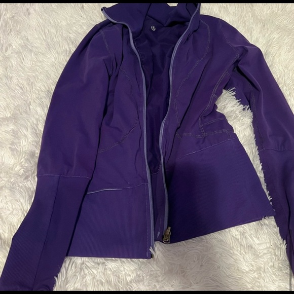 Lululemon Reversible Jacket - Picture 2 of 3